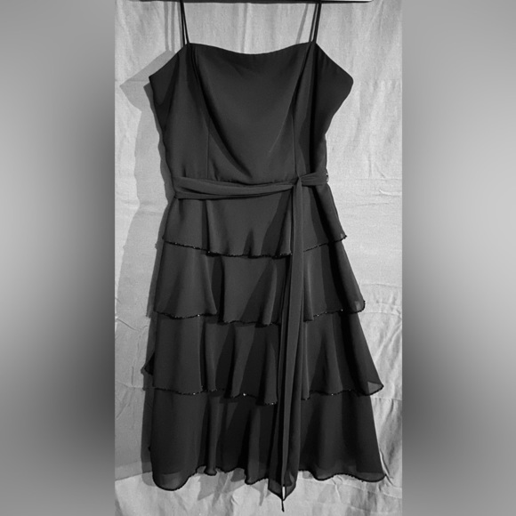 Flattering DressBarn Sz-12 ShimmeryBlackDress-ALL 4 Layers Hemmed w/Black Beads - Picture 3 of 16